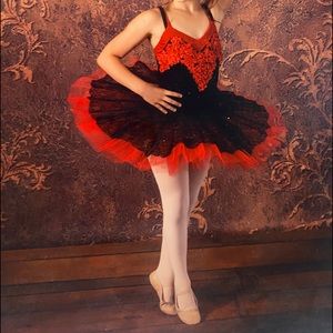 Dance Costume Child Large Red and Black Ballet/ Pointe Spanish Theme